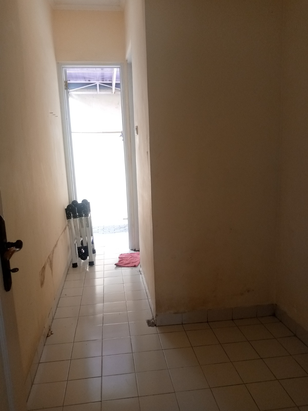 Rumah Dijual Semi Furnished di Cluster Hawaii Deltamas